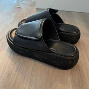 Oak and fort Black Platform Slide Sandals